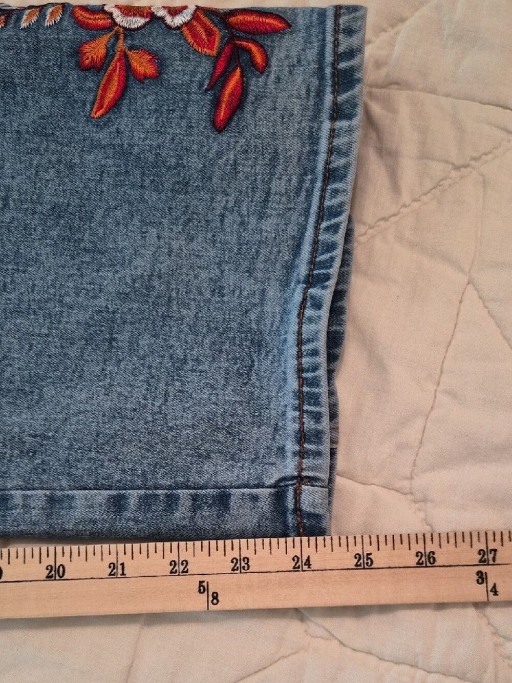 Flamingals Barrel Leg Crop Jeans- Floral Side Stitch Embroidered Jeans- Size M - Picture 9 of 13